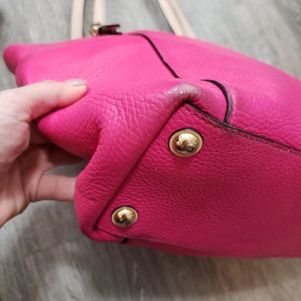 Michael Kors Pink Pebbled Leather Jet Set Tote - Picture 6 of 13